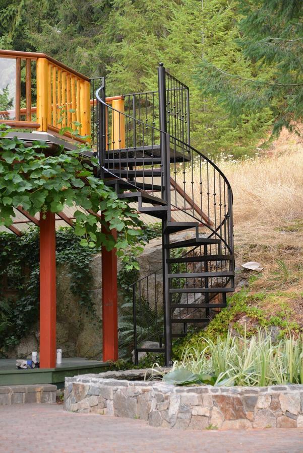 Sunshine Villa B&B Madeira Park ภายนอก รูปภาพ