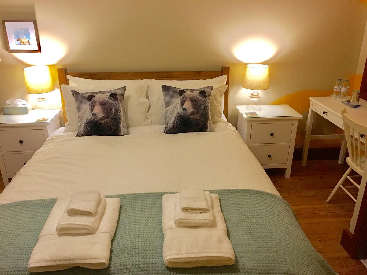 Sunshine Villa B&B Madeira Park ภายนอก รูปภาพ