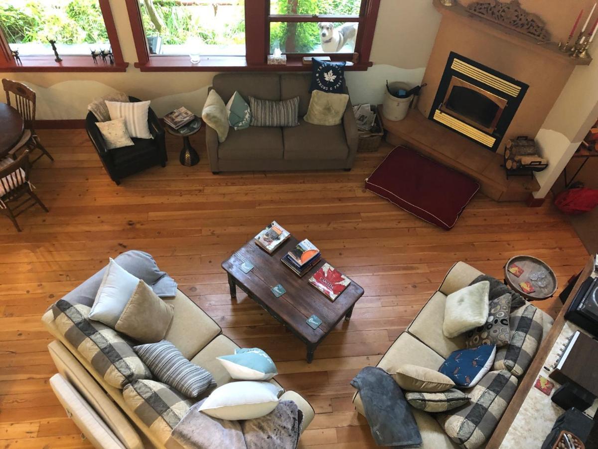 Sunshine Villa B&B Madeira Park ภายนอก รูปภาพ
